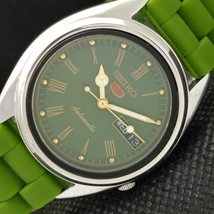 VINTAGE SEIKO 5 AUTOMATIC 7S26A JAPAN MENS DAY/DATE GREEN WATCH 610d-a31... - $40.00