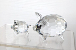 Vintage Lot of 2 SCS Swarovski Small Pig Figurines One has no tail - £39.56 GBP