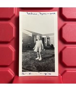 Young Girl Standing By A Brick House B 2 5/8 x 4 1/2 Photograph Vintage ... - €7,86 EUR