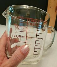 FIRE KING 2 CUP GLASS MEASURING CUP image 2