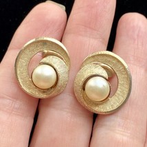 Vintage Coro Faux Pearl Gold Tone Swirl Clip On Signed Earrings - £17.26 GBP