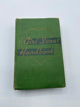 Vintage Intermediate Girl Scout Handbook Copyright 1952 Green Hardcover  - £10.22 GBP