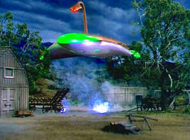 1953‘s WAR OF THE WORLDS war machine visits farmhouse color 8x10 scene - $7.99