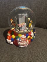 2001 Macy’s Thanksgiving Day Parade 75th Anniversary Snow Globe Twin Towers - £26.46 GBP