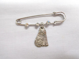 2&quot; Pin Brooch W 3 Crystals &amp; Fat Kitty Cat Striped Tabby Charm Alloy Drop Dangle - £4.77 GBP