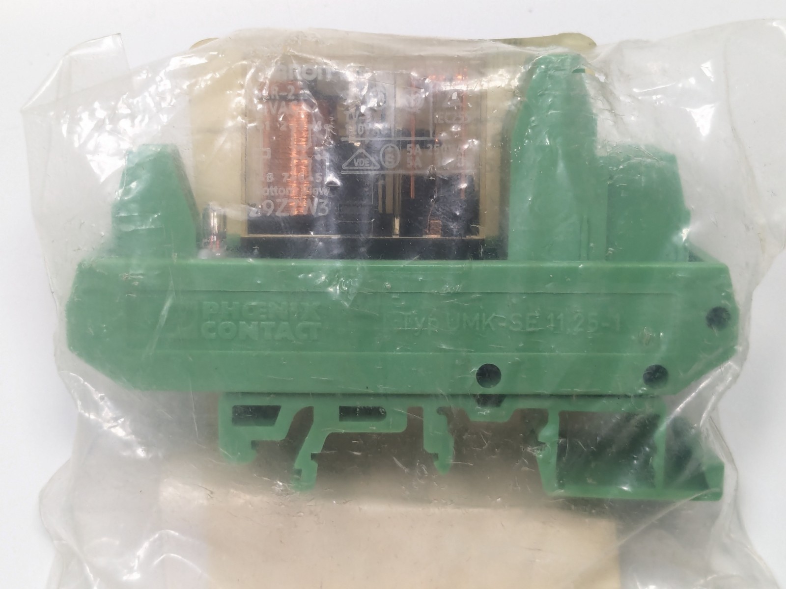 NEW PHOENIX CONTACT UMK 22 REL 24 VAC/21-21 Relay Module Part# 5520569 - $69.29