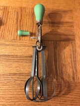 Antique Hand Mixer - €17,03 EUR
