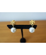 TORY BURCH LOGO FAUX PEARL DROP EARRINGS IN GOLD DROP EARRINGS. NEW - $54.99