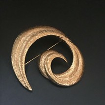 Estate Large Ridged Goldtone Swirl Pin Brooch – 2.25 x 2 inches – VERY GOOD cond - £10.46 GBP