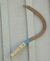 Vintage Rustic Metal Hand Sickle Scythe Wood Handle Primitive Farm Tool ... - $29.69