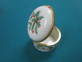 Lenox Pill Box Trinket Floral Brass Rim, 1 1/2 X 2 1/2&quot;, [a3^] - $19.80