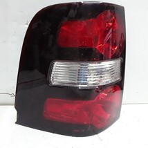 06 07 08 09 10 Ford Explorer left drivers tail light assembly OEM damaged - $18.40