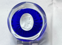 1978 Schmidt Sister Berta Hummel Visage Paperweight France 2733 Of 4000 - £23.70 GBP