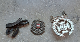 badges bundle-show original titleOriginal Textabzeichen konvolut - $10.00