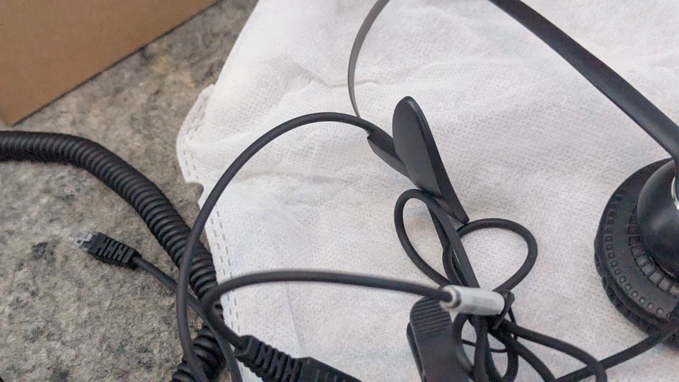2 x Yealink YHS33 Enhanced Noise Canceling Over-The-Head Style Headset Item image 8
