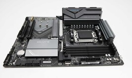 GIGABYTE X870 Eagle WIFI7 DDR5 AMD AM5 LGA 1718 ATX Motherboard  image 8