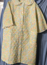 Vintage Long Quilted Floral House Coat Robe Duster w/ front Pockets - £42.93 GBP