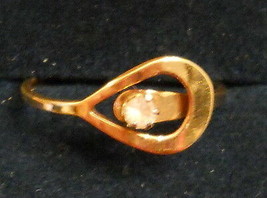 Avon Loop Ring April Birthstone Rhinestone Size 5 Nickel Free Gold Plated 70s Vtg - £15.60 GBP