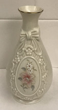 Vintage ROYAL HERITAGE The Cameo Ribbon Vase Porcelain 6” Pink, White Flowers - £4.78 GBP