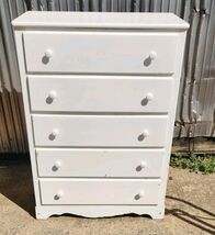 VTG Mooney 5 Drawer Bachelors Chest Dresser Painted White Soliod Wood - $80.00