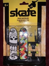 Skate Finger Skateboard Extra Wheels &amp; Screws and Mini Screwdriver - $182.82 MXN