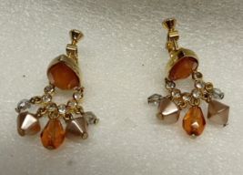 Vintage Clip On Earrings Amber Honey Lucite Cut Stone Rhinestone Dangle Beads - £13.45 GBP