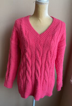 Lucky Brand Snagging Pink Fuzzy Eyelash Cable Knit V Neck Sweater Sz M NWT - £27.92 GBP