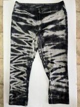 Nike Dri-Fit Black &amp; White Leggings Pants Cropped Capri Striped Women’s M - $14.84
