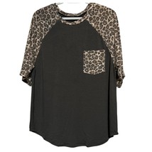 Zenana Women&#39;s Brown Green Animal Print Short Sleeve T-Shirt Front Pocke... - $20.53 CAD