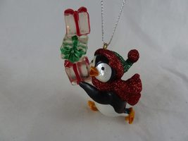 Danbury Mint Playful Penguins Collection Ornament Penguin Carrying Stack... - £11.66 GBP