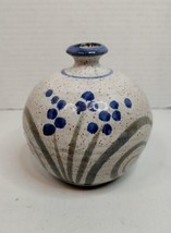 Nonquit Pottery Vintage 1970s Studio Art Hand-thrown Orb Bud Vase Signed - £22.05 GBP