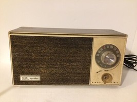 Vintage G. E. General Electric Dual Speakers Wood Grain AM Radio - £23.09 GBP