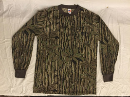 NWOT&#39;s Military Style RealTree Wooded Camouflage Long Sleeve Sweater size Medium - £21.49 GBP