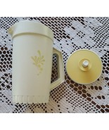 Vintage Tupperware 1 Qt Pitcher ~ 874-14 ~ Almond Harvest Gold ~ Push Bu... - €25,68 EUR