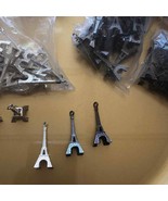 20 Eiffel Tower 1” charms silver, bronze, pewter - $250.75 MXN