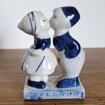 Vintage Delft Blue Dutch Boy &amp; Girl Kissing Figurine Hand Painted Holland 4&quot; T - £6.26 GBP