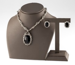 Sally C Sterling Silver and Onyx Ornate Pendant and Earring Set - $5,836.45 MXN