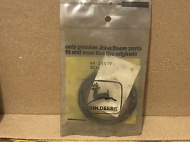 John Deere Original Equipment # AH20017 - SEAL - £5.31 GBP