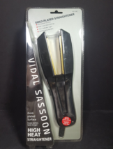 Vidal Sassoon Gold plated Straightener Straightening Iron VS129C - $38.60