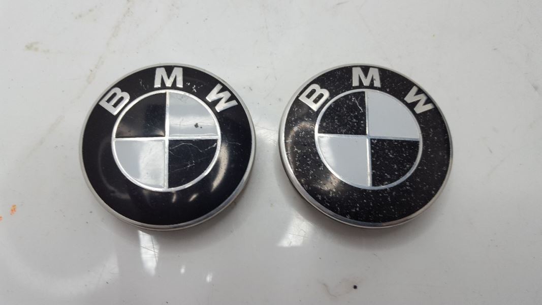 Primary image for Wheel Center Caps (2) 2002 BMW M3 Black/White