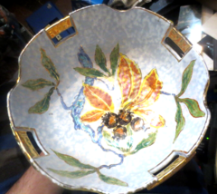 Vintage Italy #148 Serving Bowl 10&quot; Glazed Hand Painted Gold Gilt Handles - £74.73 GBP