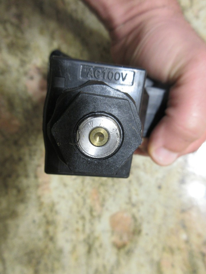DAIKIN SOLENOID CONTROLLED VALVE MOD NO KSO-G02-2BA-20 MFG 20 5606 KSO-G02 Item image 6