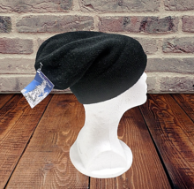 Black Winter Wear Beanie Hat for Men and Women - £9.72 GBP