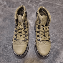 Vince Camuto  Quilted Suede Chain Detail Hiker Boots Sz 5 - £7.86 GBP