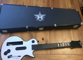 Rock Icon Aluminum Guitar Case - Black - Nintendo Wii &amp; White Wii Guitar - £78.34 GBP