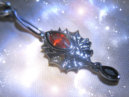 Haunted vampire necklace thumb200