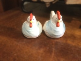 Josef Originals Rooster and Hen Salt &amp; Pepper Shakers Ceramic Small Figurines - £11.17 GBP