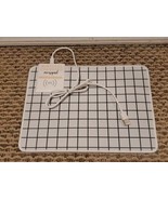 Vivitar Wireless Charging Mousepad 8&#39;&#39; x 11&#39;&#39; White/Plaid - $129.76 MXN