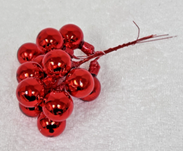 12 Vintage Christmas Cherry Red Mercury Glass Balls Japan 7/8 In On Wire - $17.35 CAD