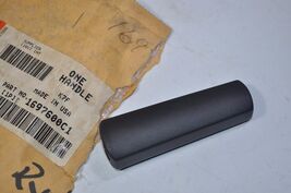 NEW International Navistar Plastic Handle Part# 1697600C1 - $11.97